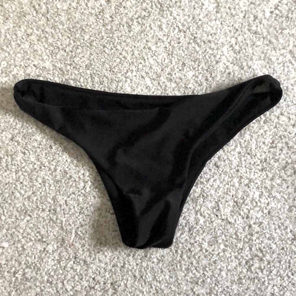Black bikini bottoms